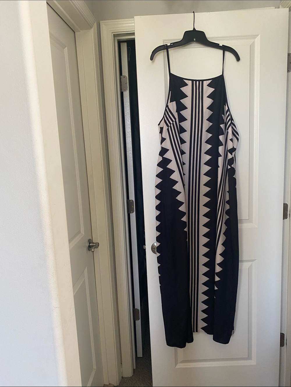 SHEIN Black and White Geometric Print Maxi Dress